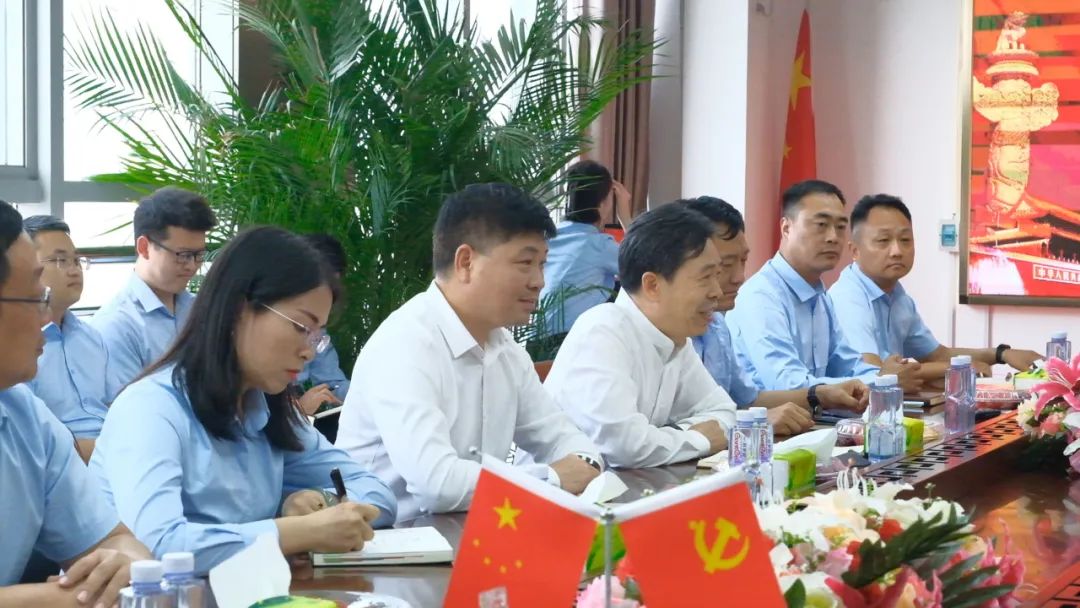 新密市委常委、政法委書記劉軍杰一行蒞臨榮盛科技集團(tuán)調(diào)研指導(dǎo)